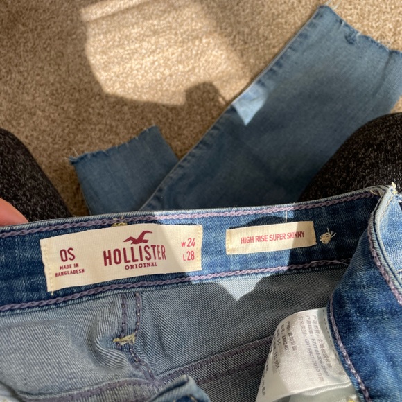 Hollister high rise super skinny jeans - Picture 3 of 3